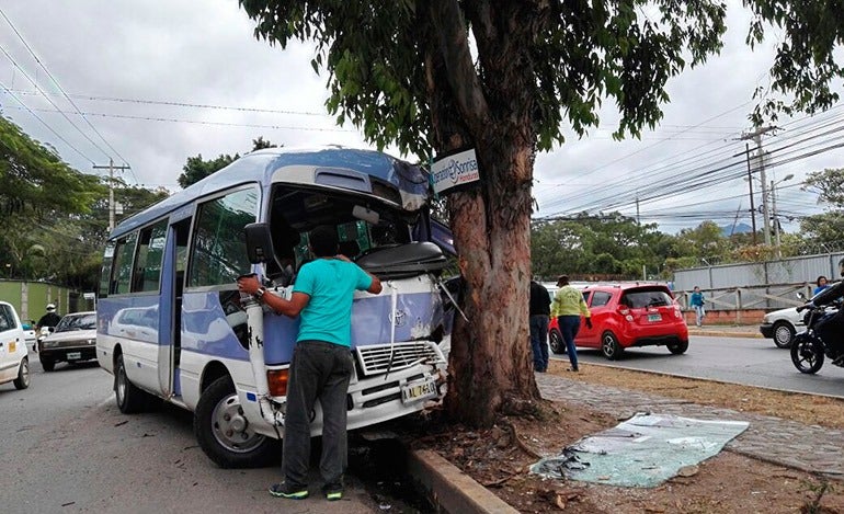 Accidente de autobús en el bulevar Los Próceres