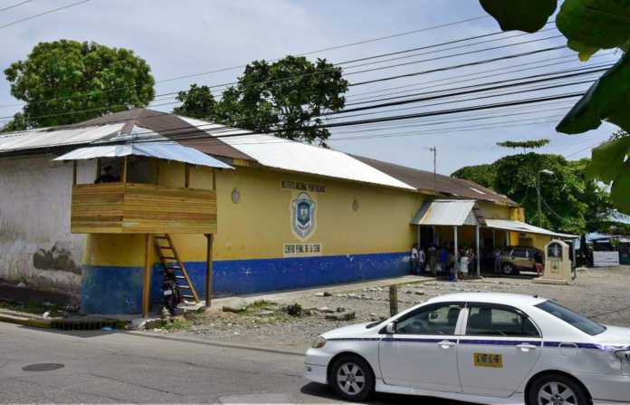 cierre de dos centros penales en Honduras