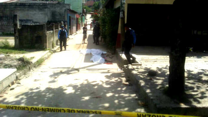 dos personas en punta caliente dos personas en punta caliente