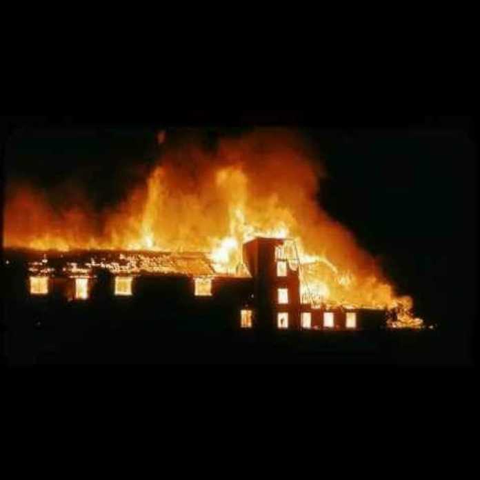 28109792_1680883651980422_932745888_n siete años del trágico incendio
