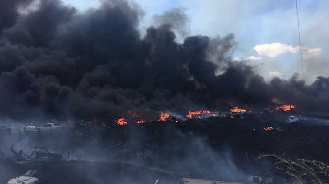 carros quemados en la DPI de Tegucigalpa