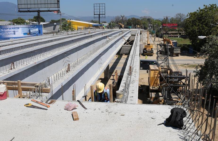 SPS: Construcción del puente a desnivel en la avenida Juan Pablo II esta por finalizar