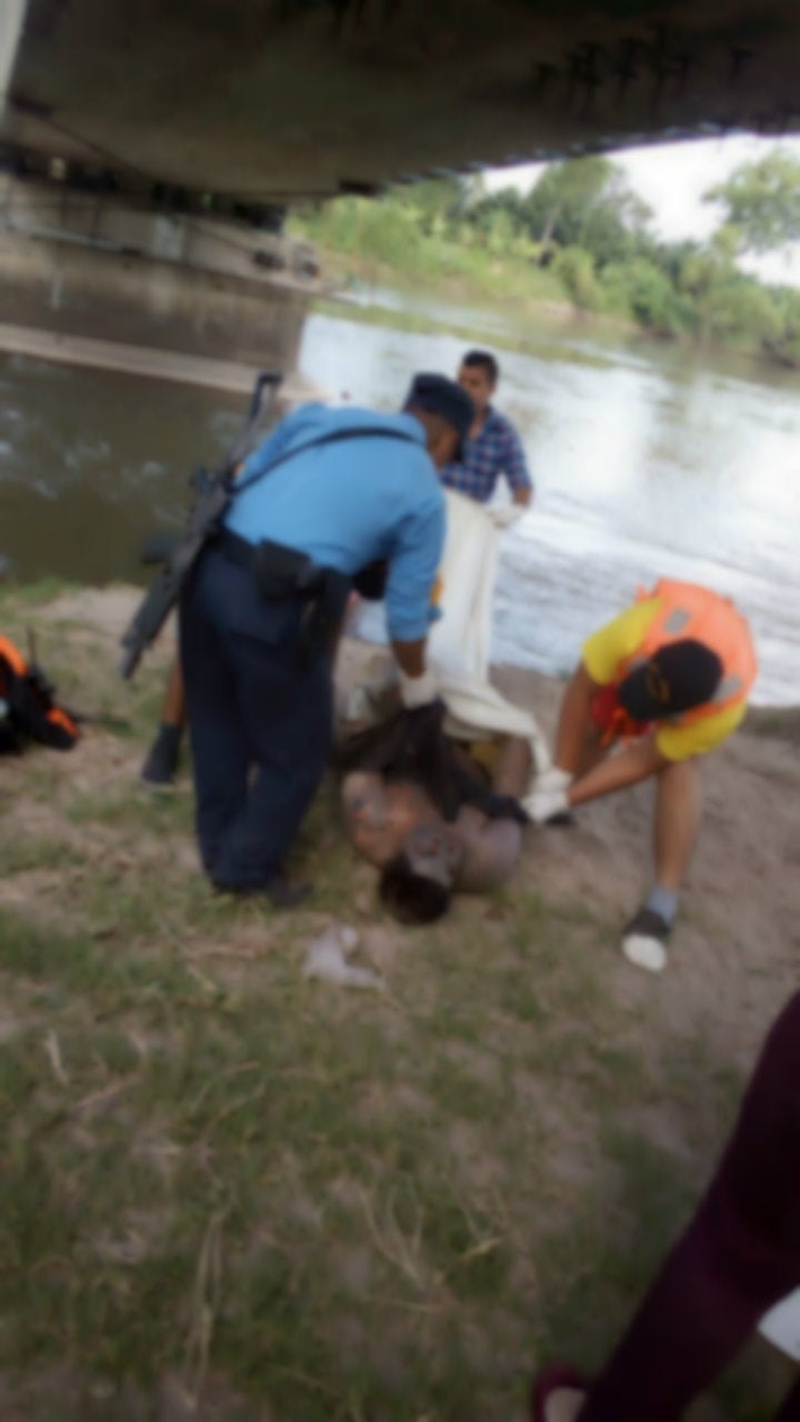 Encuentran el cuerpo de un hombre flotando en el río Ulúa