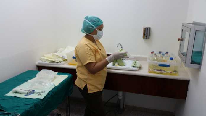 laboratorio parenteral en el hospital Mario Rivas