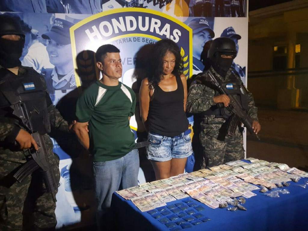 Detienen a presuntos venderos de droga en San Pedro Sula