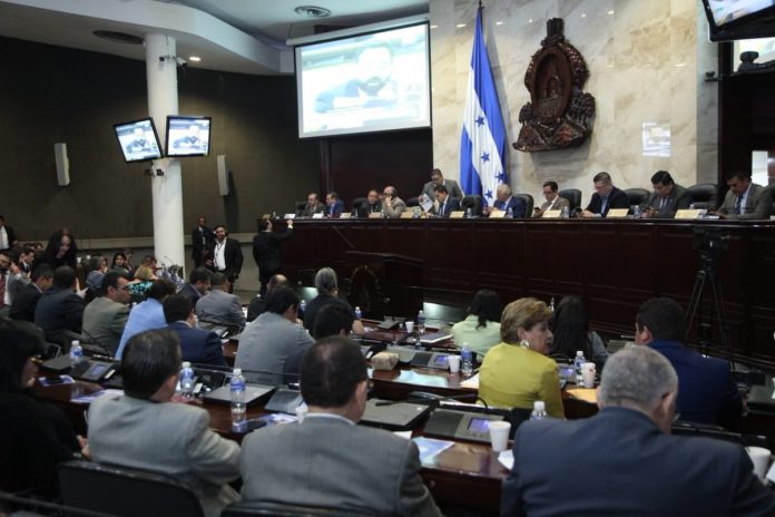 Despenalización de la injuria y calumnia Despenalización de la injuria y calumnia