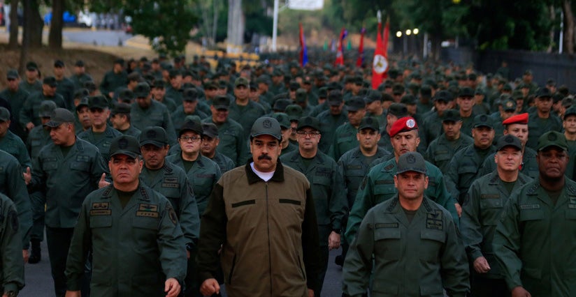 Maduro llama a militares