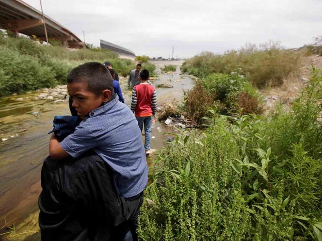 llegada de migrantes a la frontera