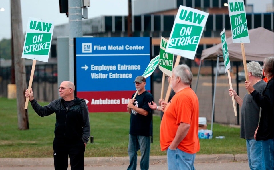 Empleados de General Motors en EEUU se van a huelga
