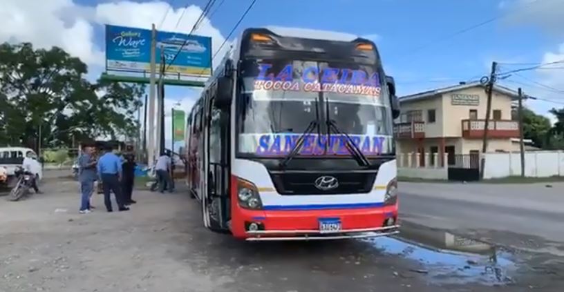 Tirotean bus en Colón