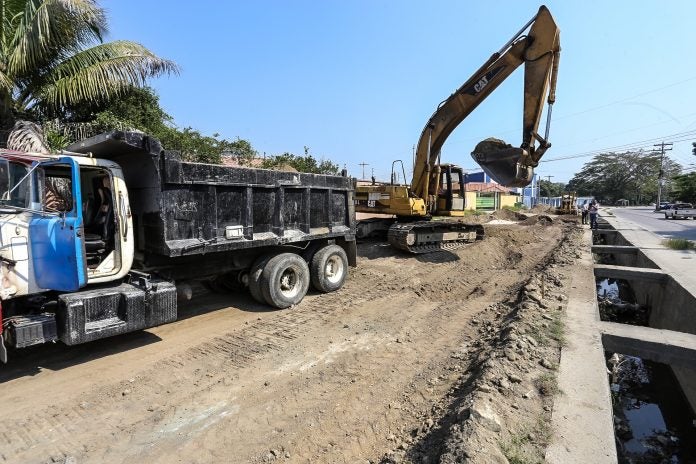 Pavimentación bulevar Felipe Zelaya (4)