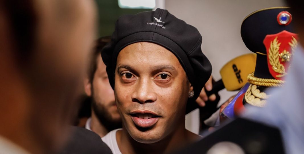 Consecuencias de la prisión: Ronaldinho será borrado de FIFA 20