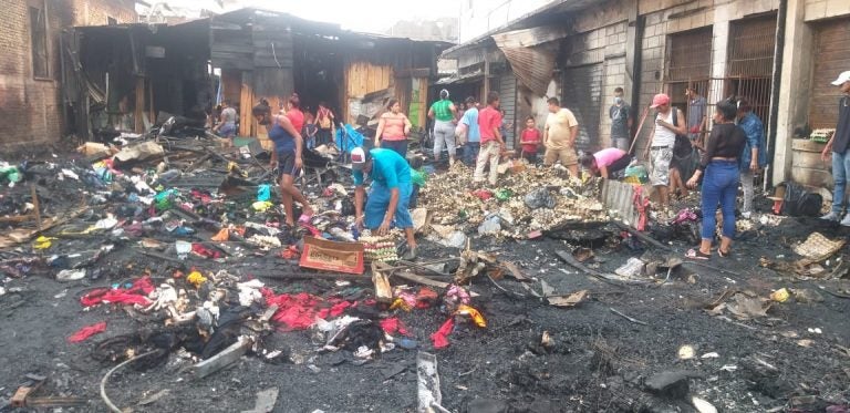 Mercado Colón: En el mismo lugar del incendio reconstruirán 380 puestos