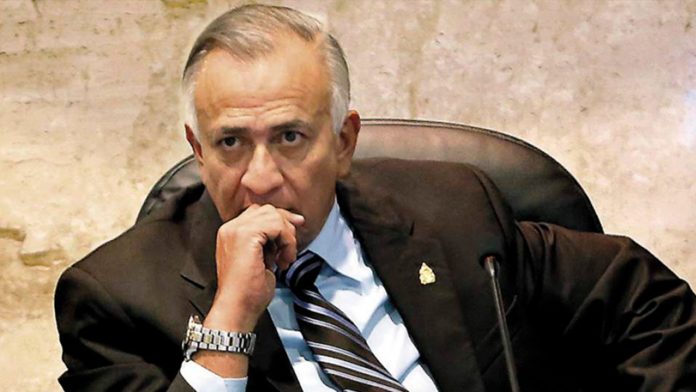 Mauricio Oliva Mauricio Oliva