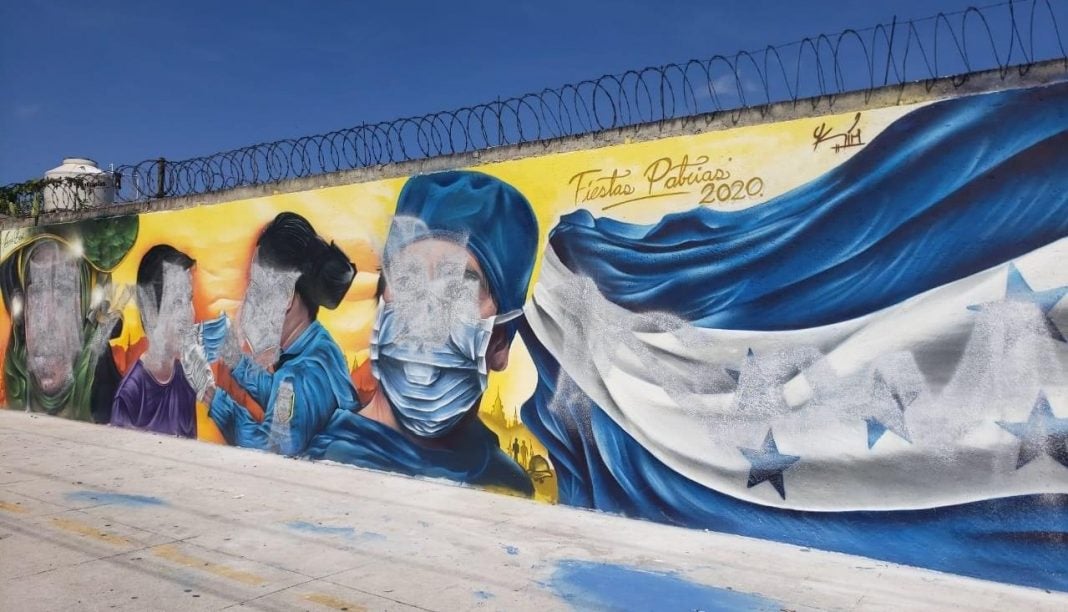 mural Héroes en tiempos de pandemia