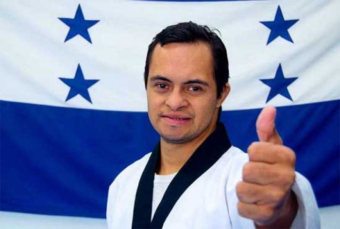 hondureño gana concurso de Taekwondo