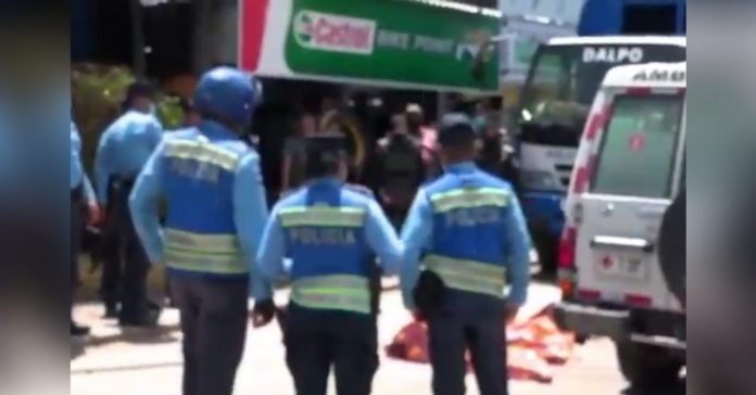 hombre se dispara y agoniza frente a posta hombre se dispara y agoniza frente a posta