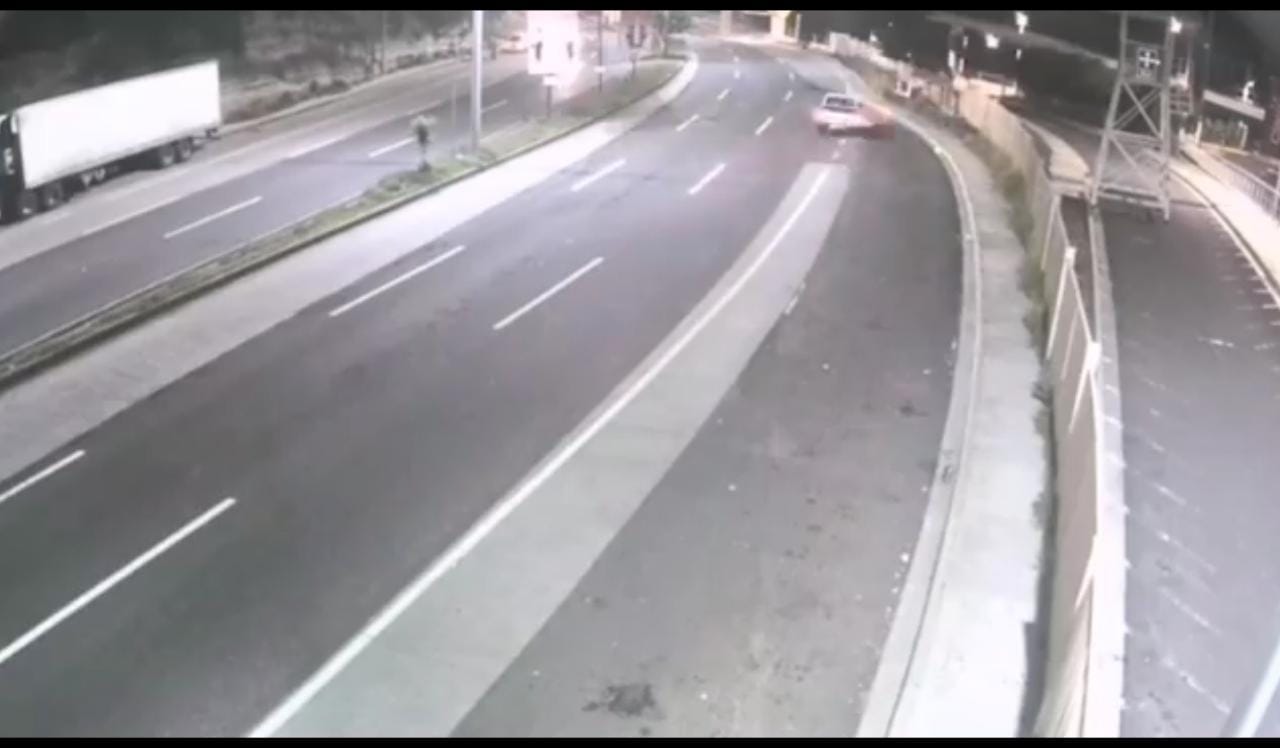 carro se estrella en puente en tegucigalpa