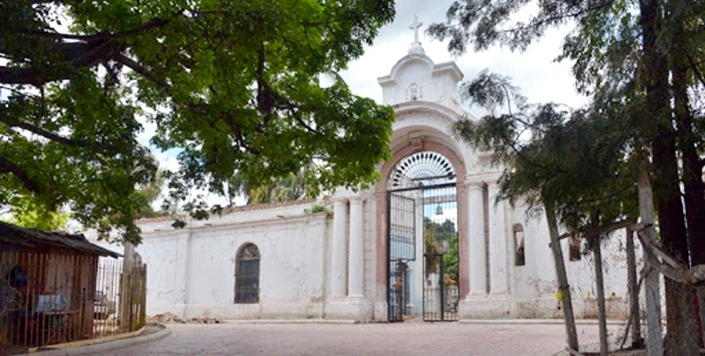 Protocolos visitas en cementerios tegucigalpa