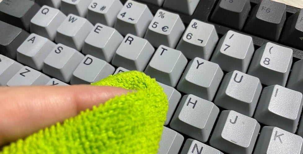 TECNOLOGÍA ¿Cómo limpiar a fondo tu teclado mecánico?
