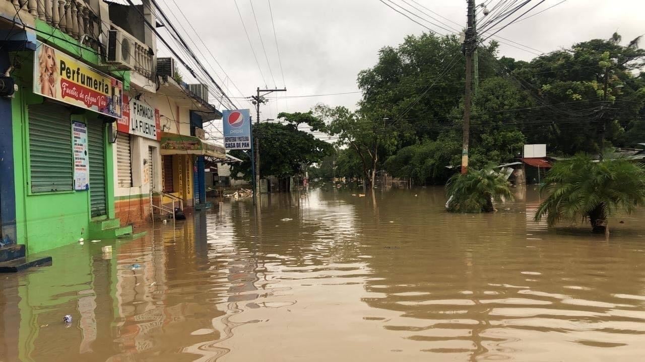 Centro de La Lima inundado  Tiempo.hn  Noticias de última hora y