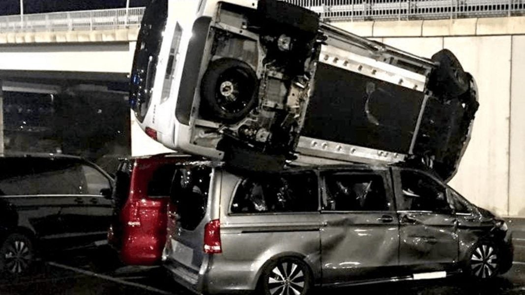 Exempleado de Mercedes destroza furgonetas