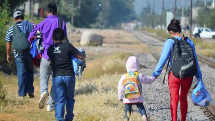 Menores en caravana migrantes