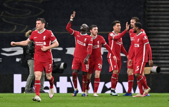 Luego de 486 minutos sin poder marcar un gol en liga, el brasileño Roberto Firmino, Trent Alexander-Arnold y Mohamed Salah anotaron los goles en la primer victoria del año para los