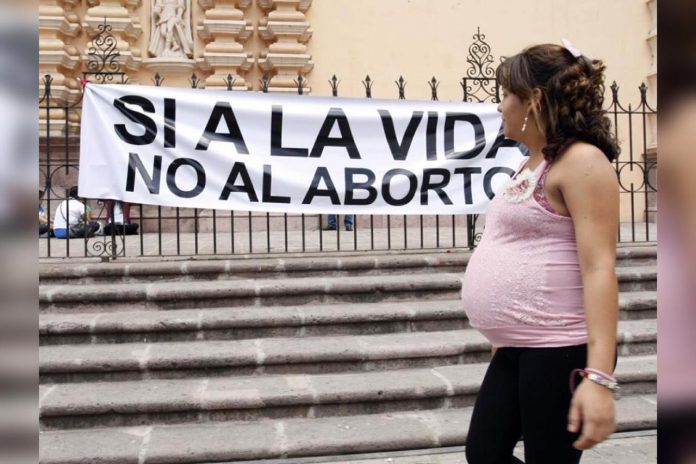 Mario Alonso Pérez presentó un proyecto de ley orientado a impedir la legalización del aborto en Honduras.