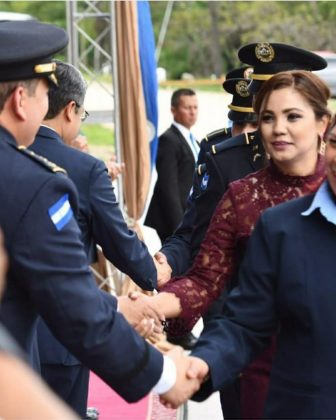 Rebeca primera mujer portavoz policía