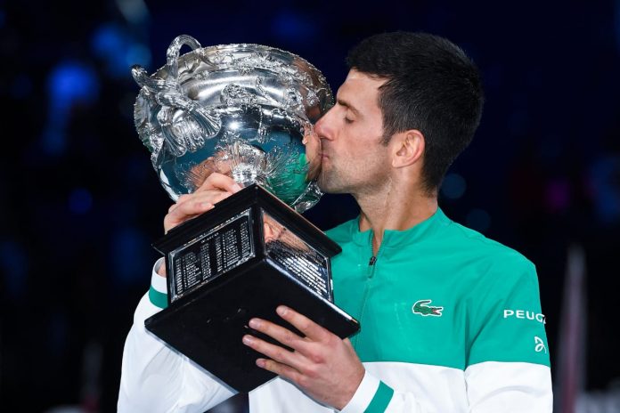Djkovic conquistó su trofeo número 18 de Grand Slam, recortando la distancia con los 20 majors de Federer y Nadal, en esa carrera por ser el tenista con más grandes de todos los tiempos.
