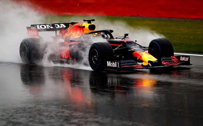 Sergio 'Checo' Pérez vivió sus primeros dos días al volante de su RB15 en el circuito de Silverstone, Inglaterra.