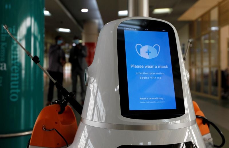 Robots aeropuerto Kenia