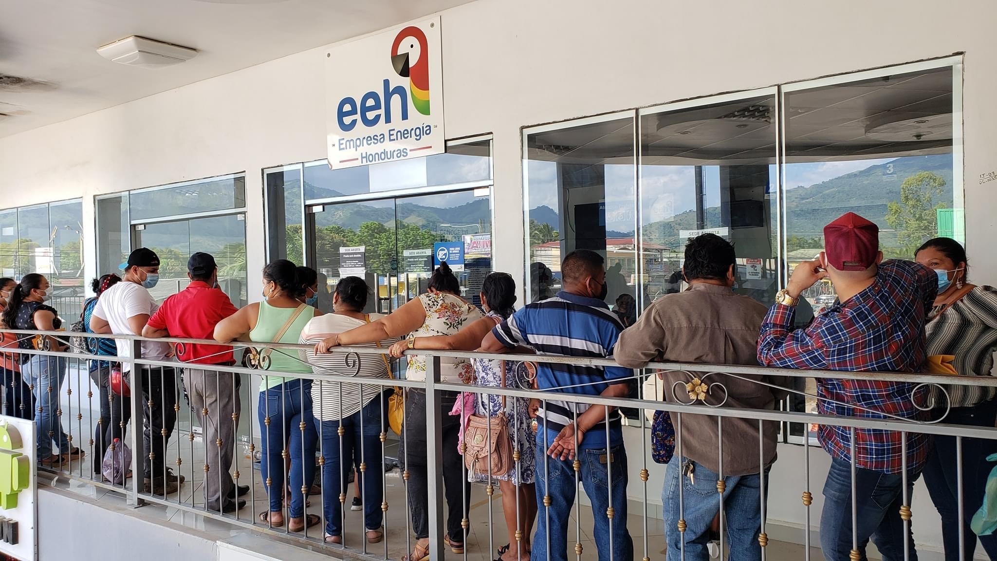 hondureños denuncian EEH cobros excesivos