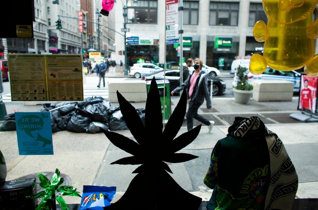 Nueva York legaliza la marihuana