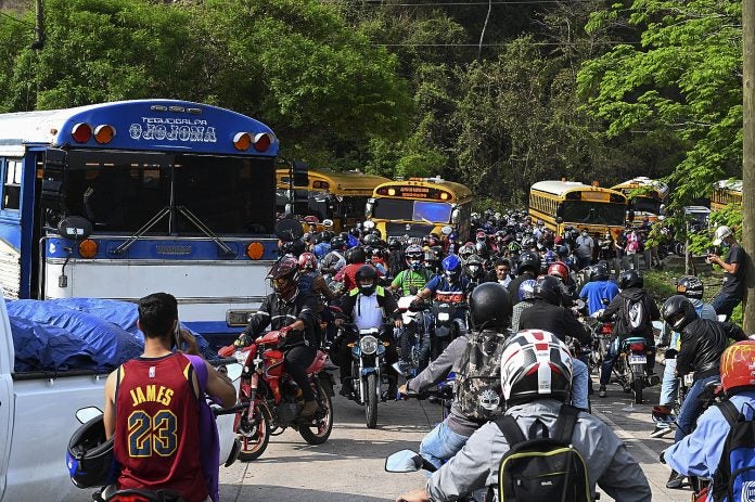 Las vivencias en Honduras son tan duras durante la crisis sanitaria que expertos piensan que hay más cepas de COVID-19 en el país, incluso alguna propia. El pueblo sigue clamando por vacunas. puedo circular hoy en Honduras