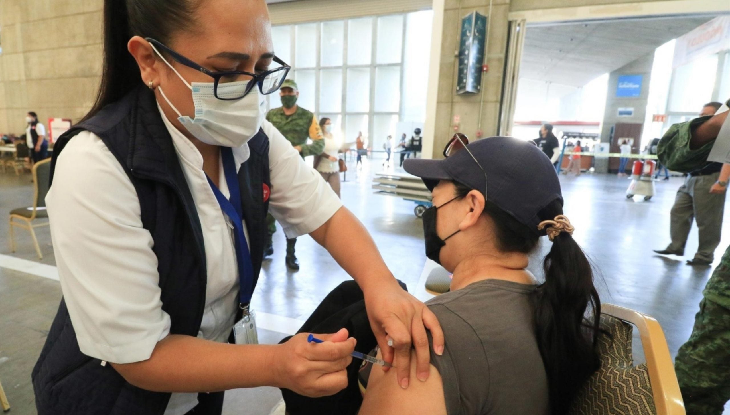 hondureños que viajan a EEUU a vacunarse