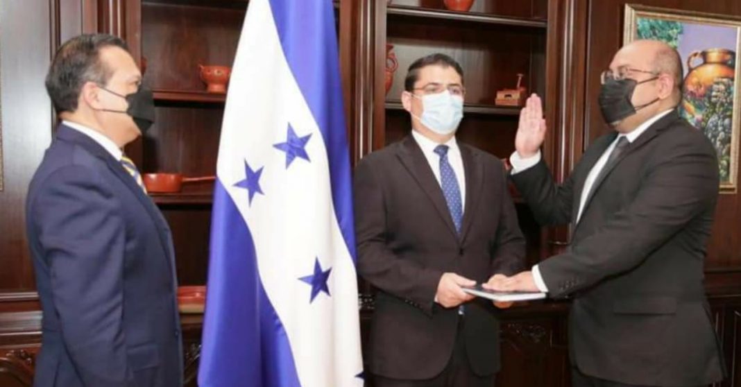juramentan secretario Honduras