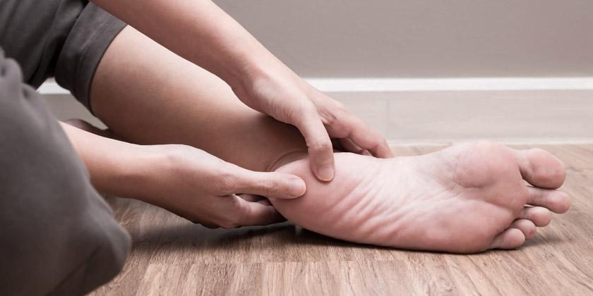 dolor en el talón del pie origen
