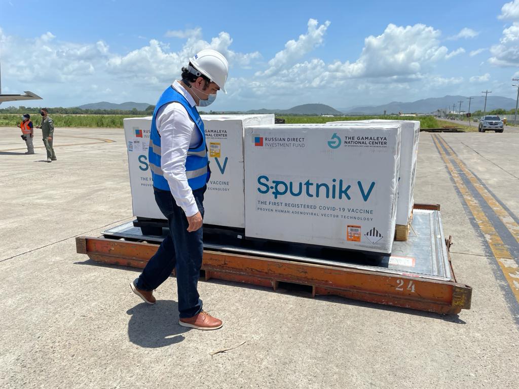 llegan vacunas Sputnik V a Tegucigalpa