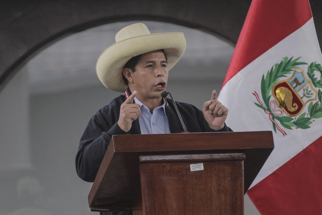 Pedro Castillo El Primer Presidente De Perú Que No Pertenece A La élite