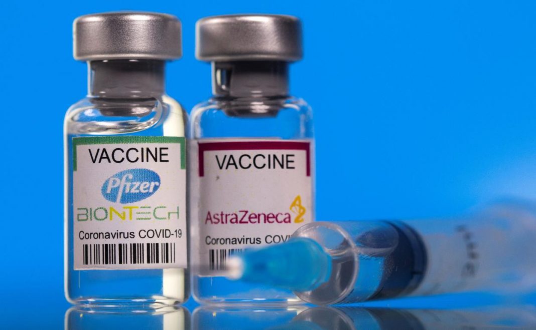 vacunación con pfizer y astrazeneca