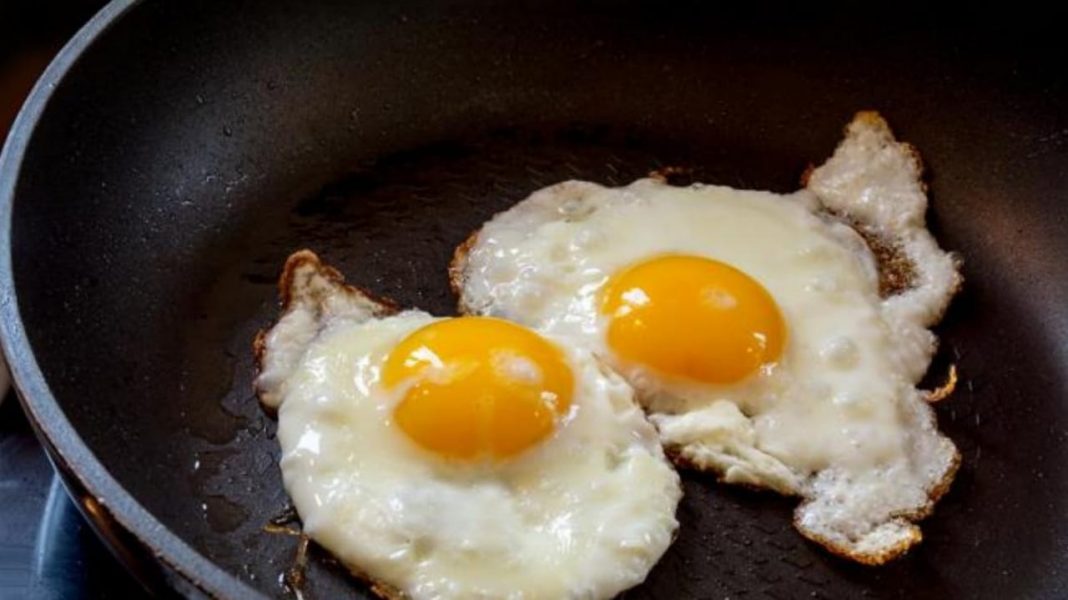 beneficios de comer dos huevos al día