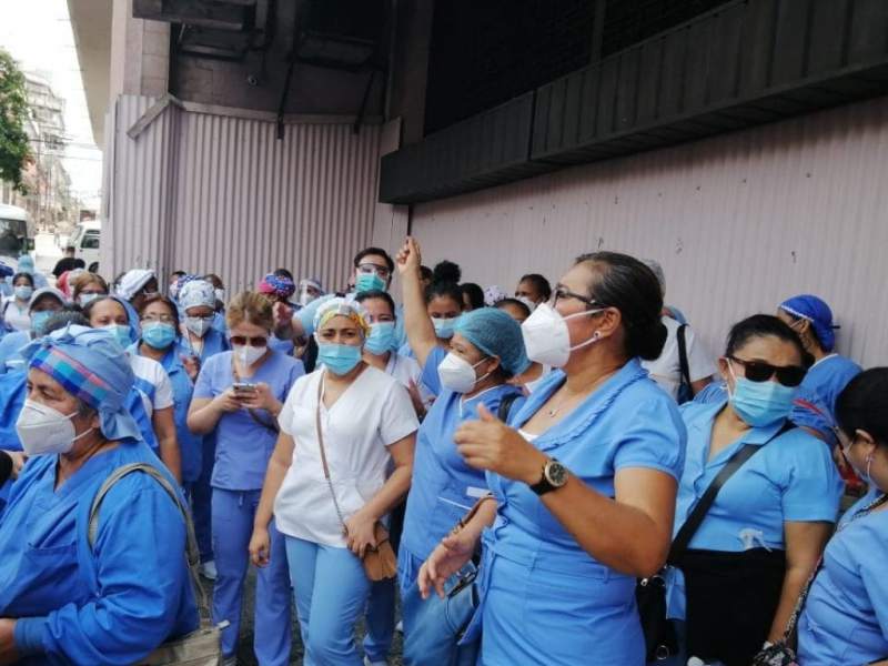 Enfermeras suspenden paro