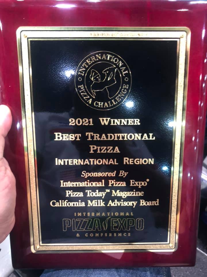 Hondureño ganador concurso pizzas