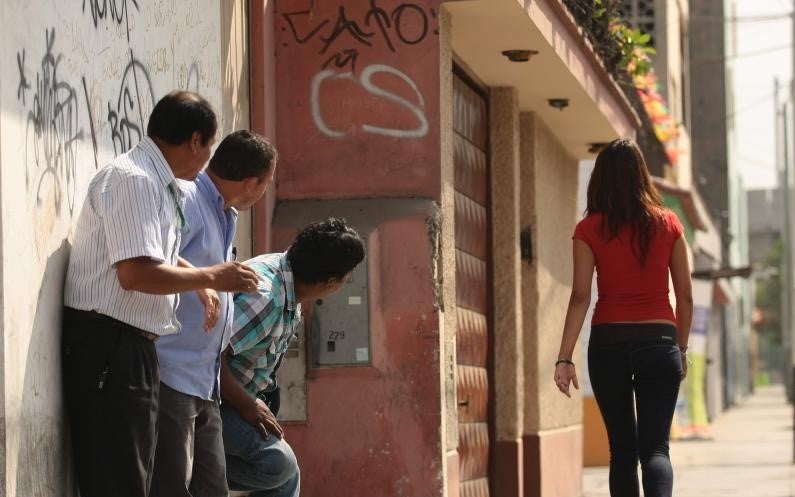 acoso a mujeres en la calle La Ceiba