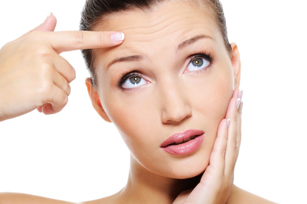 El cuidado y control en la piel es fundamental para evitar las arrugas y esto puede empezar desde corta edad.