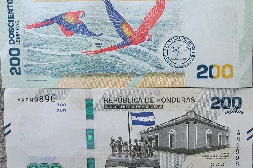 El billete incluye tres ejes temáticos: conservación del medio ambiente, fomento de la educación y conmemorar el Bicentenario de la Independencia de Honduras.