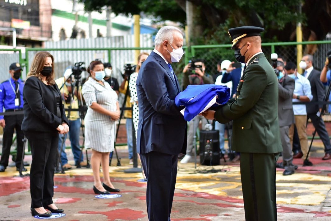 Mauricio Oliva durante la ceremonia de inauguración del mes patrio.
