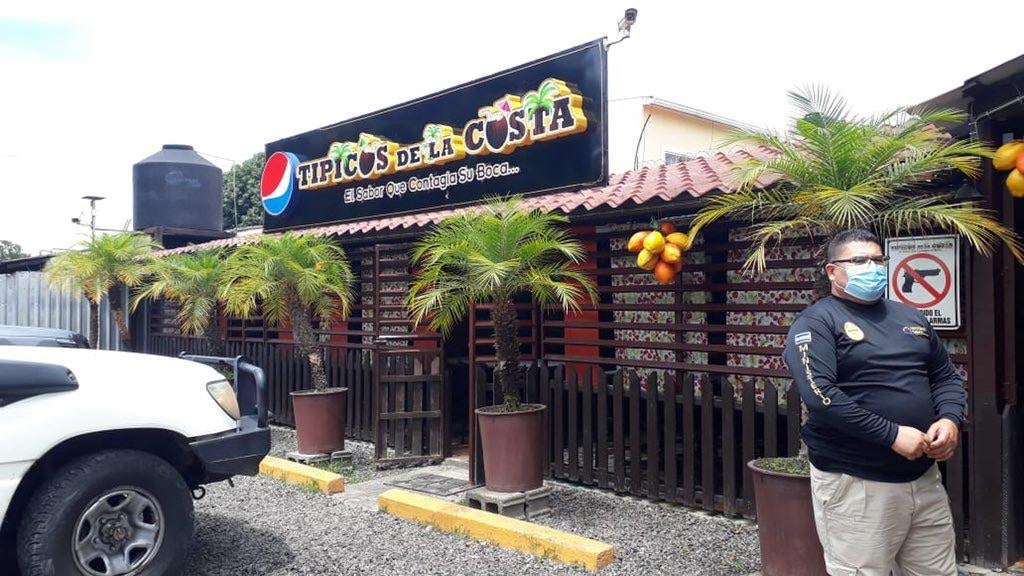 En el restaurante Típicos de la Costa había más de 30 empleados.